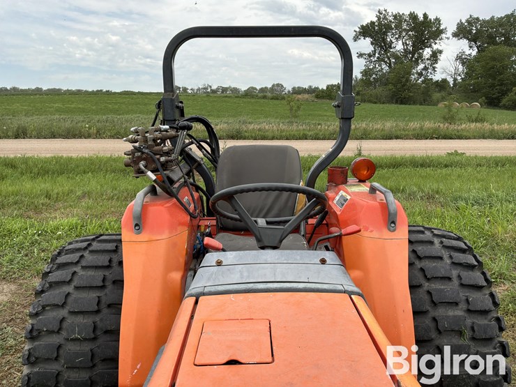 2001-kubota-l4610-image-13