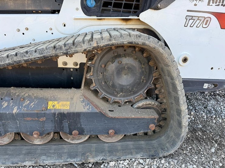 2022-bobcat-t770-image-18
