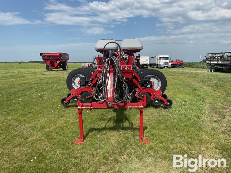 2024-case-ih-2150-image-2