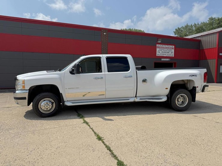 2007-chevrolet-3500-image-2