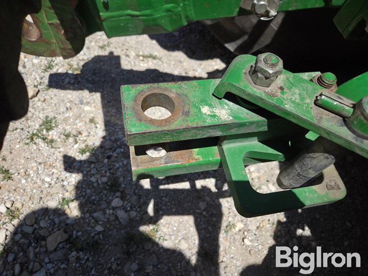 2014-john-deere-6140m-image-9