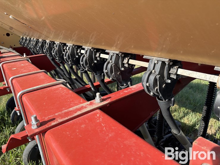 2008-krause-5200m-20-pro-system-minimum-till-precision-grain-drill-image-18