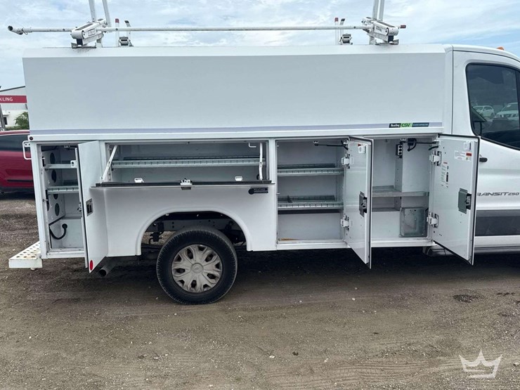 2016-ford-transit-image-17