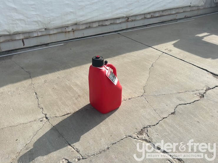 5-gallon-utility-jug,-red-image-2
