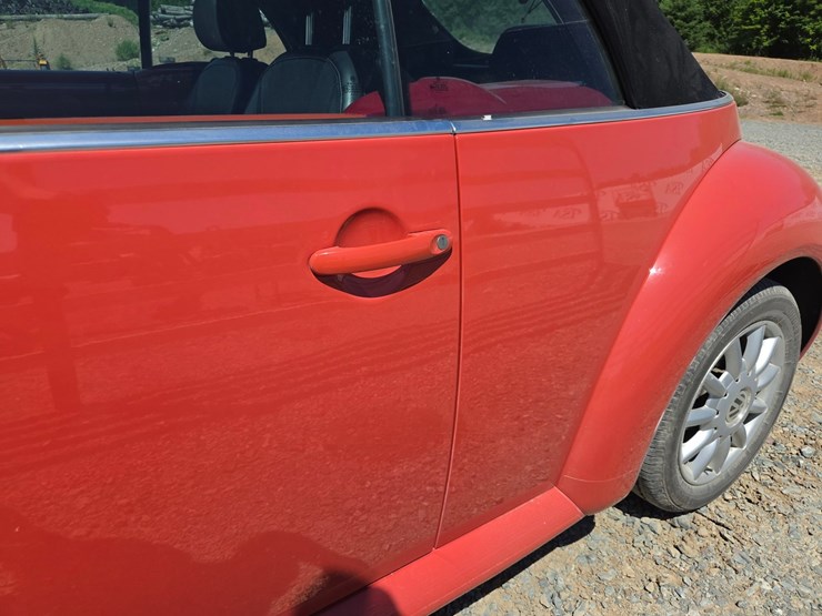 #61153-•-2005-volkswagen-convertible-image-12