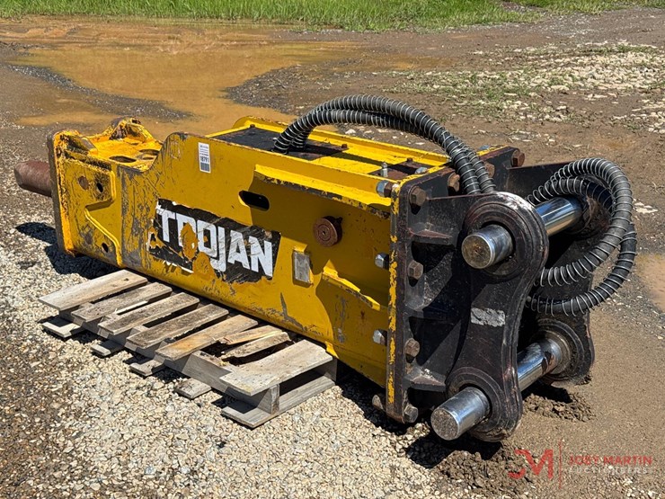 trojan-th200-hydraulic-hammer-/-breaker-excavator-attachment-image-1