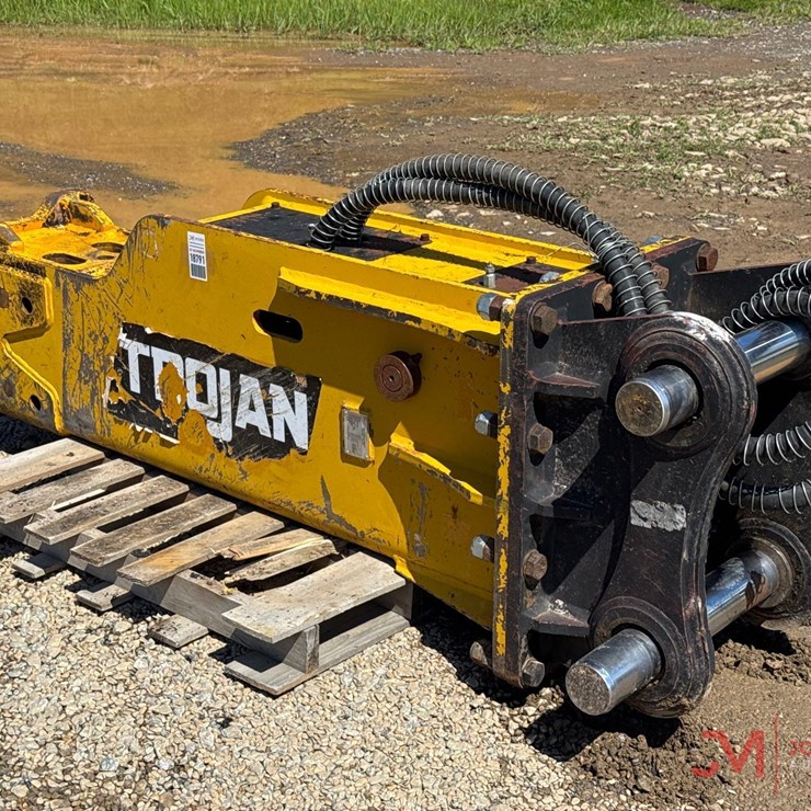 TROJAN TH200 HYDRAULIC HAMMER / BREAKER EXCAVATOR ATTACHMENT