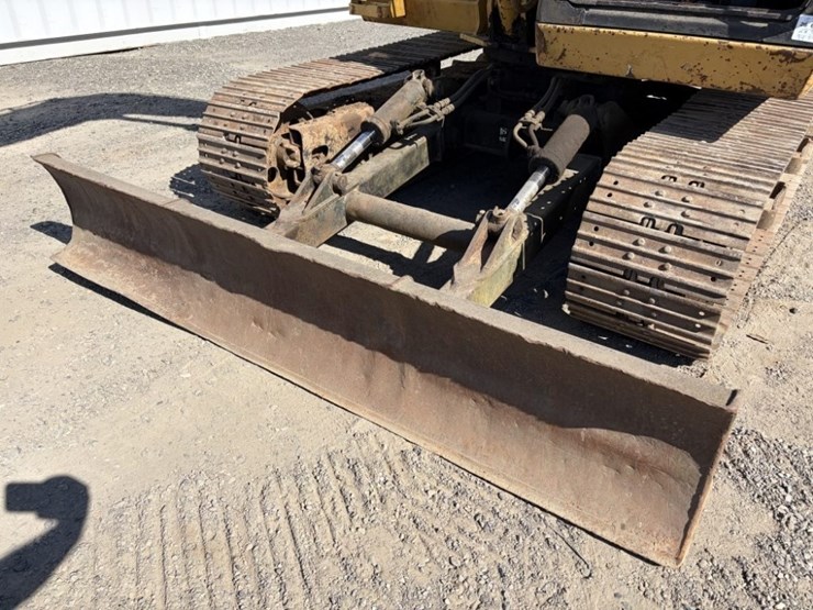1990-caterpillar-e70b-image-14