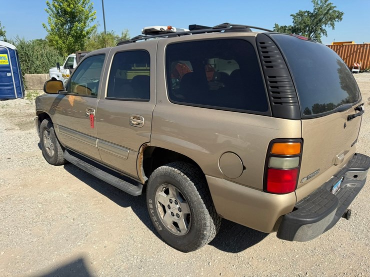 2005-chevrolet-tahoe-image-13