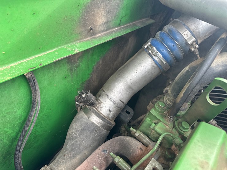 2016-deere-2154d-image-54