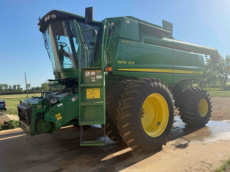 2011-john-deere-9760-combine-image-15