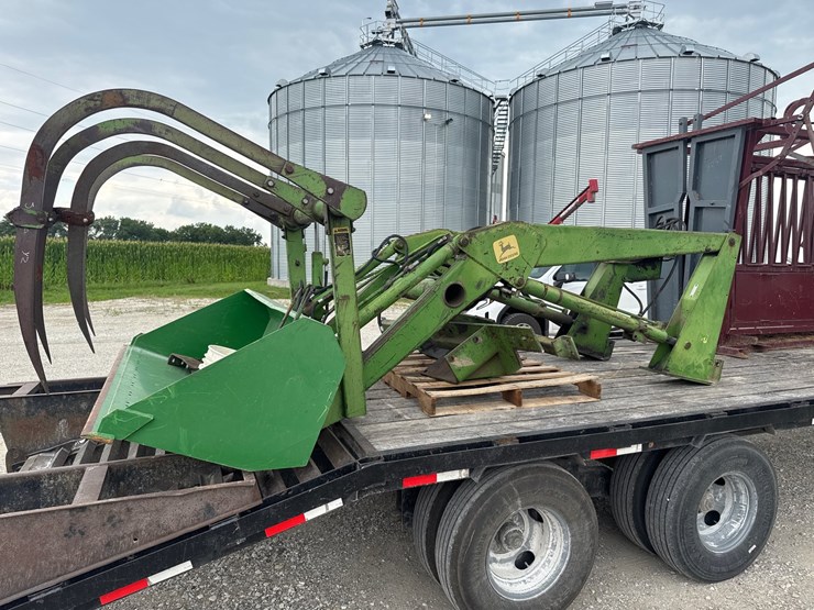 john-deere-158-image-1