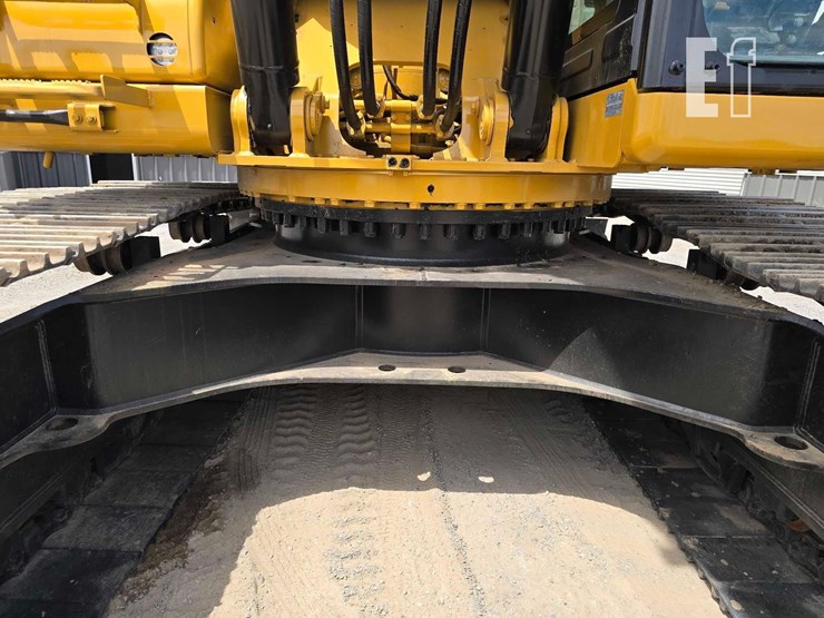 2020-caterpillar-336-image-28