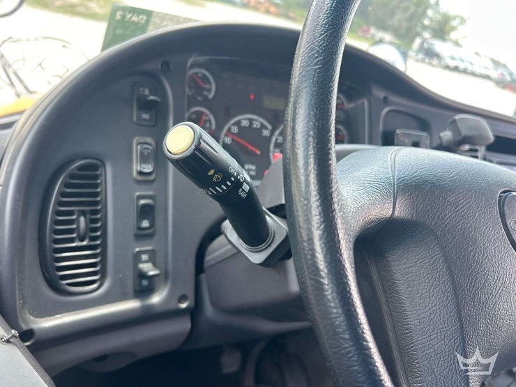 2016-freightliner-b2-image-26