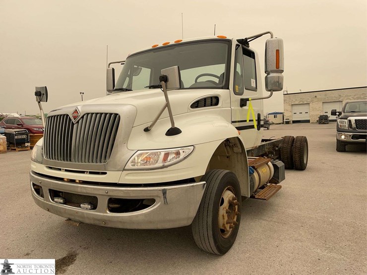 2017-international-durastar-4300-image-1