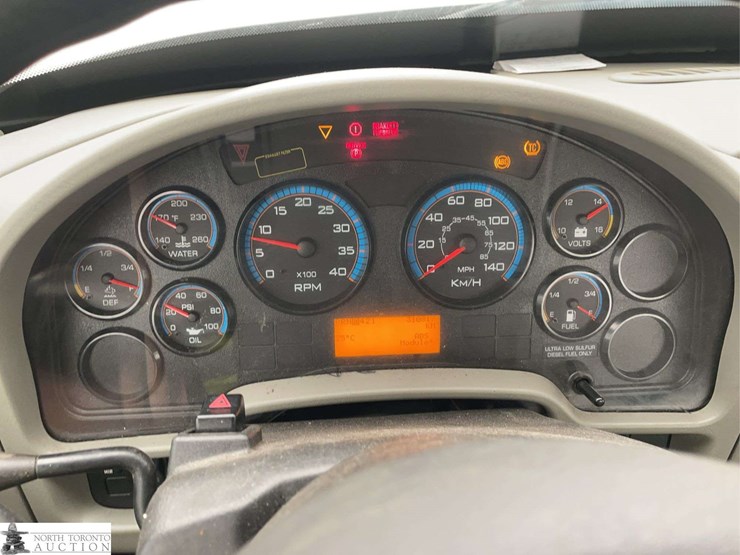 2017-international-durastar-4300-image-10