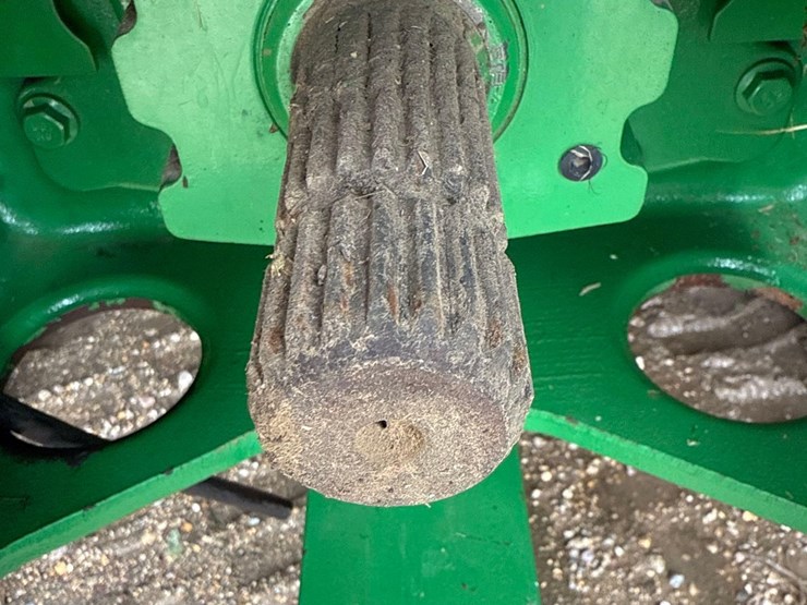 2014-john-deere-8320r-image-48
