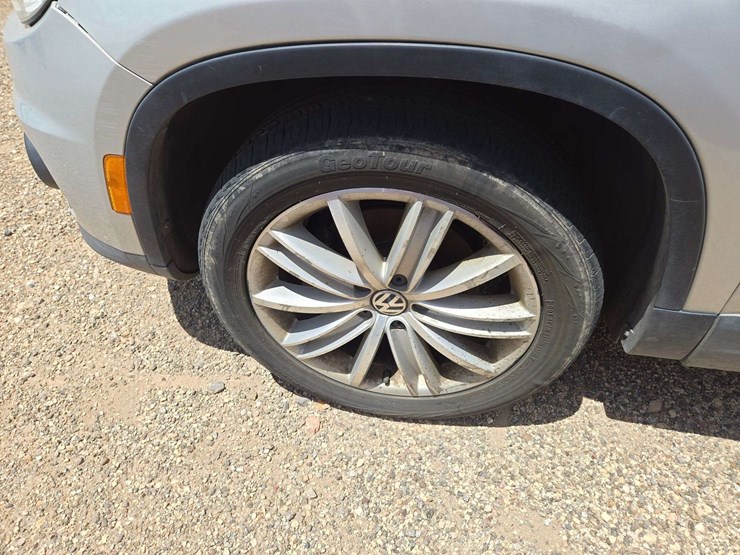 2015-volkswagen-tiguan-se-image-7