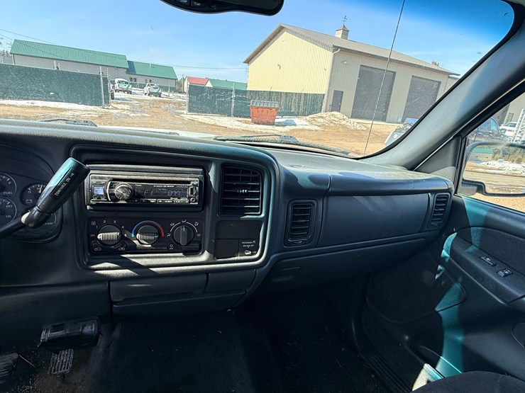 2002-gmc-1500-image-48