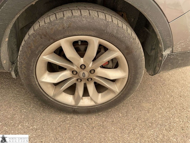 2014-ford-explorer-image-24