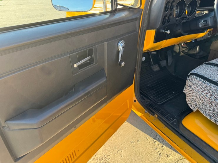 1985-chevrolet-c10-image-32