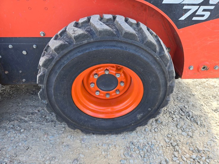 kubota-ssv75-image-45