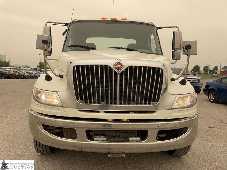 2017-international-durastar-4300-image-2