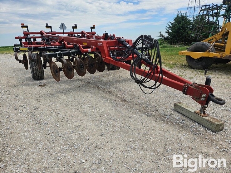 2014-case-ih-870-ecolo-tiger-7-shank-disk-ripper-image-3