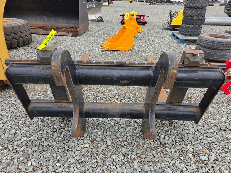 #6355-•-approx.-48"-loader-pallet-forks-image-5