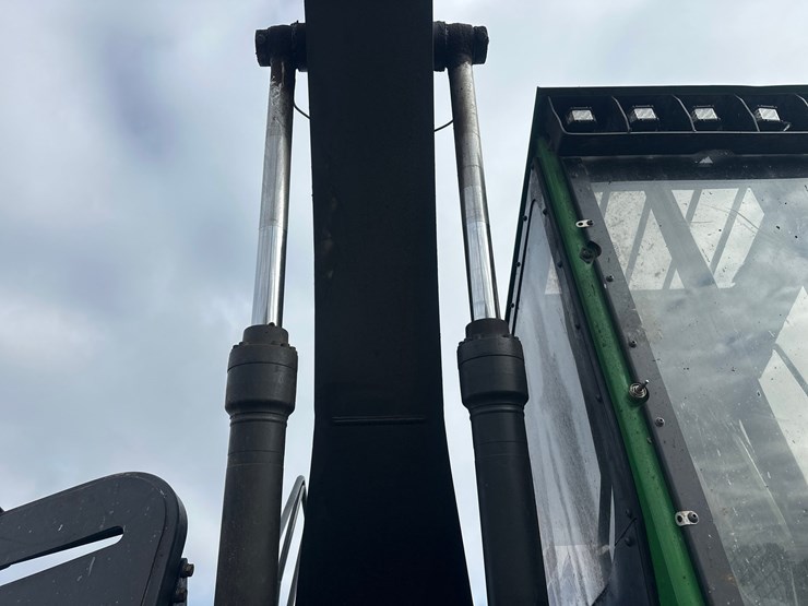 2016-deere-2154d-image-18
