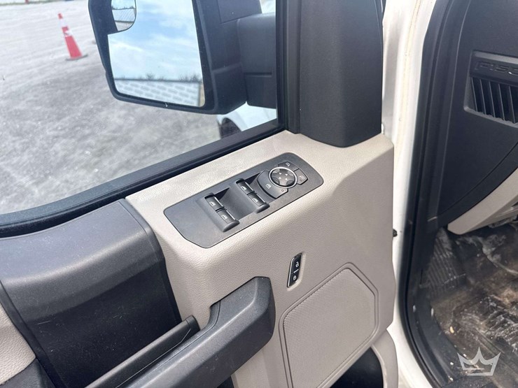 2015-ford-f150-image-18