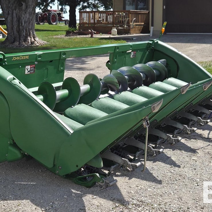 2017 JOHN DEERE 608C