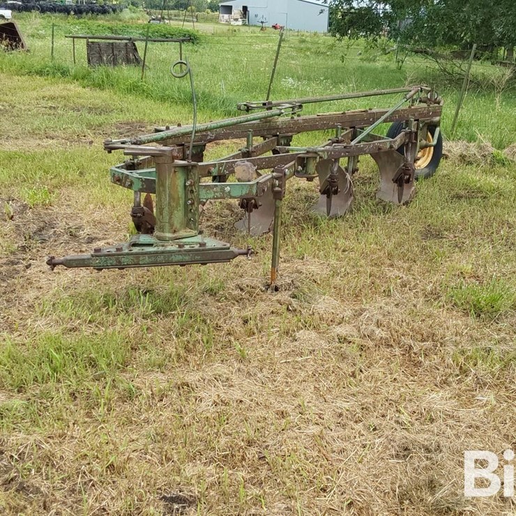 JOHN DEERE 2