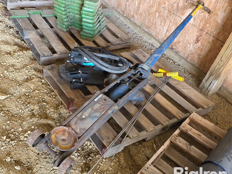 floor-jack,-tile-probes,-def-pump-image-1