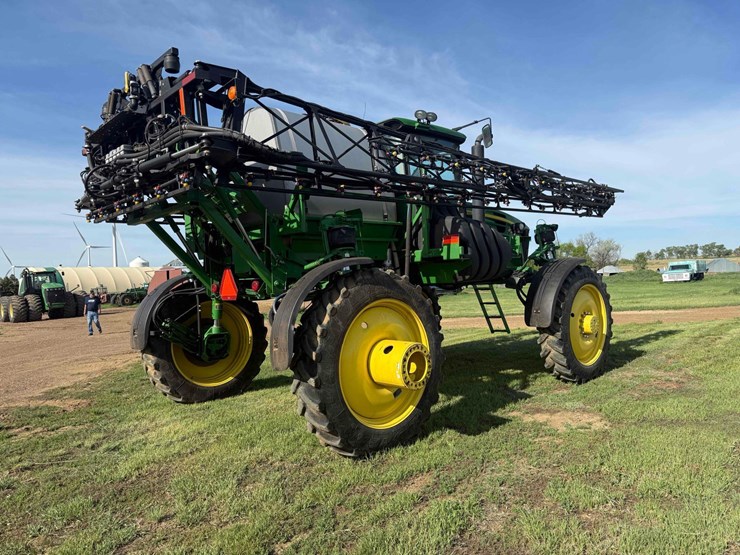 2011-john-deere-4830-image-11