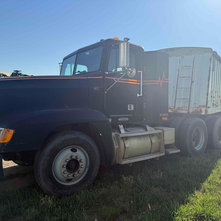 1998 Freightliner FLD Semi