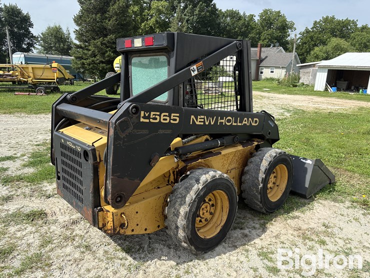 new-holland-lx565-image-5