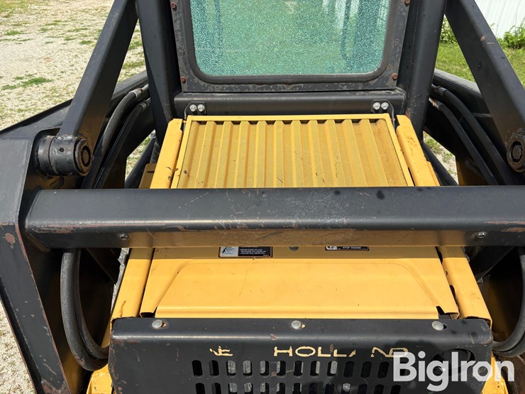 new-holland-lx565-image-18