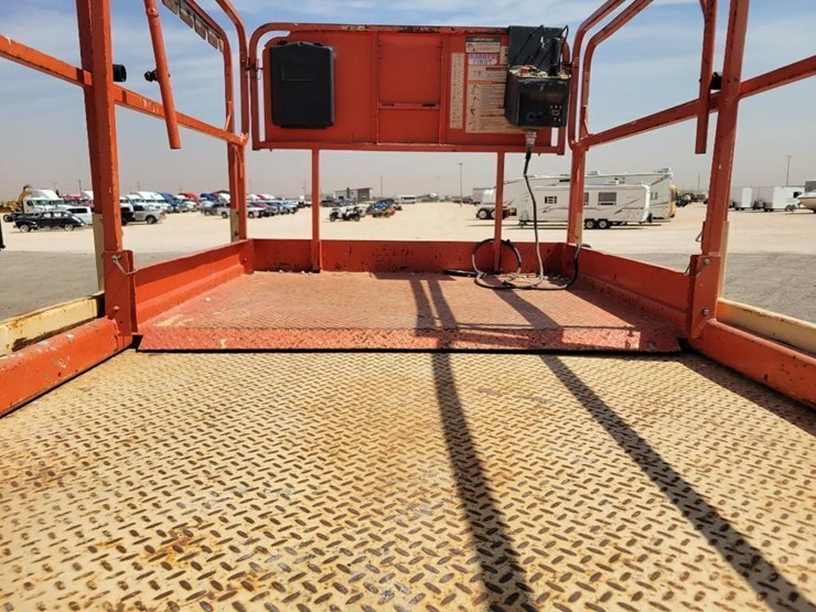 2000-jlg-260mrt-image-17