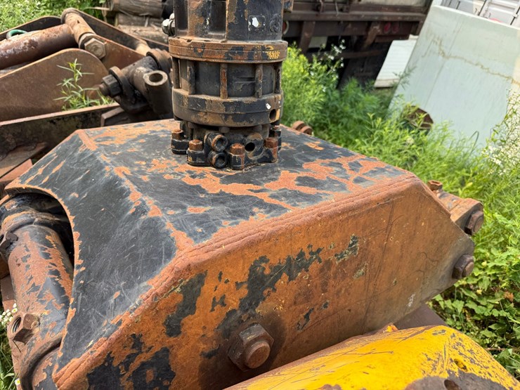 #1827-•-approx-24"-rotating-bypass-grapple-image-8