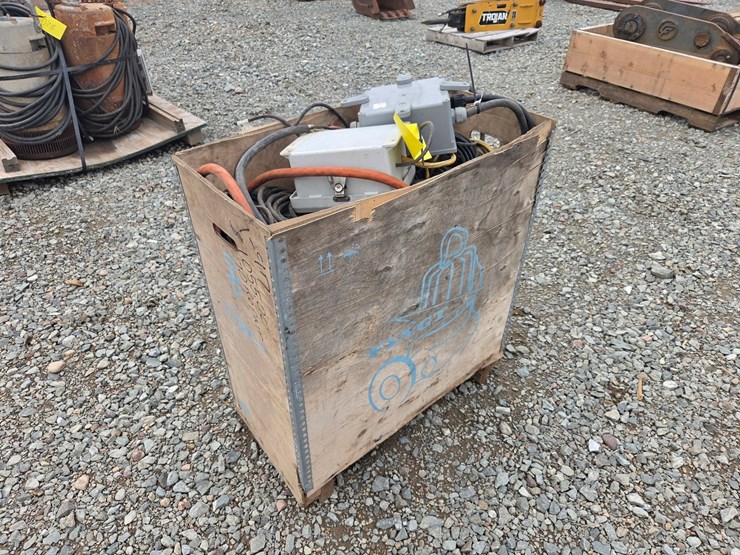 #6039-•-box-of-misc.-electrical-boxes-and-wires-image-2