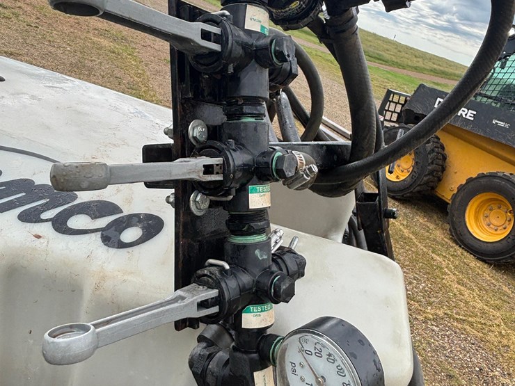 demco-sprayer-image-9