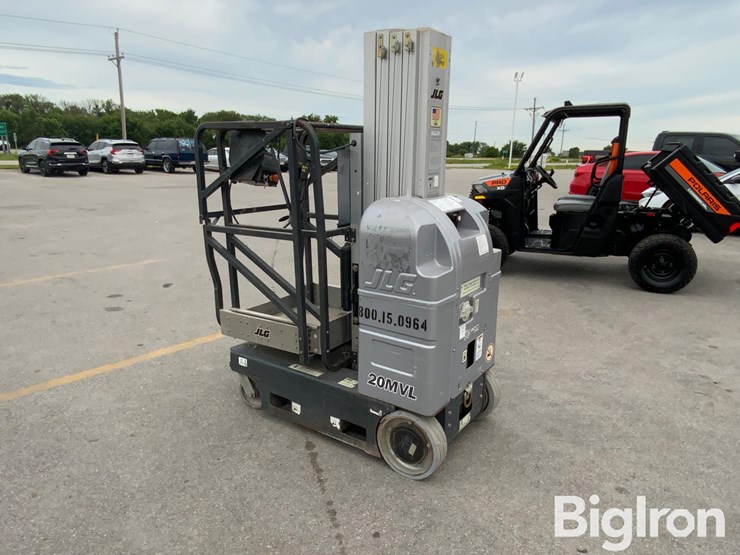 2017-jlg-20mvl-image-3