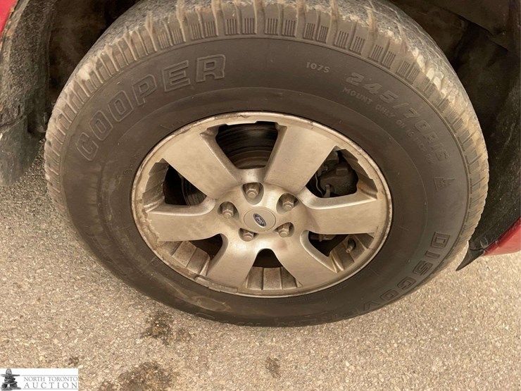 2011-ford-escape-image-18