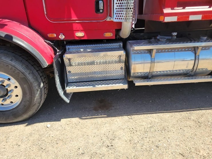 2010-kenworth-t800-image-11