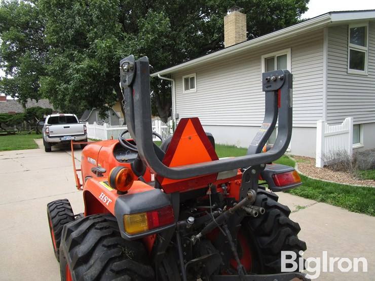 2014-kubota-l3301d-image-13