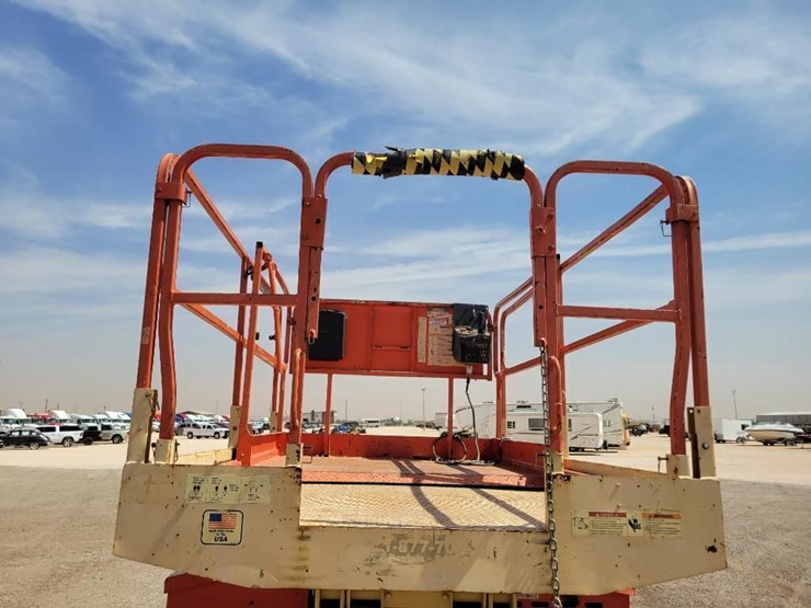 2000-jlg-260mrt-image-16