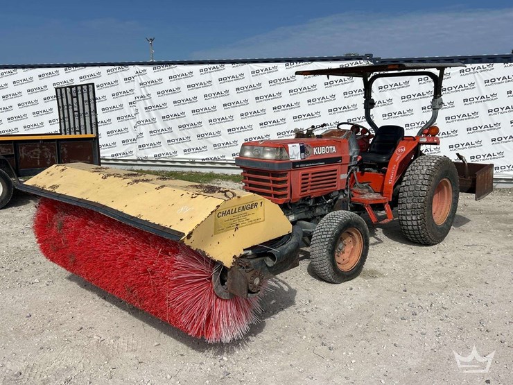 2002-kubota-l4300e-48hp-utility-tractor-w/-sweeper-and-box-blade-ripper-image-1