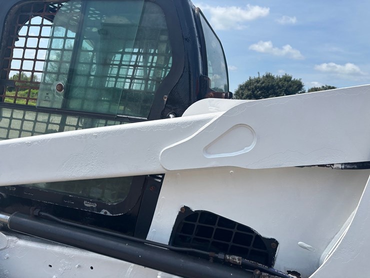 2013-bobcat-s630-image-23