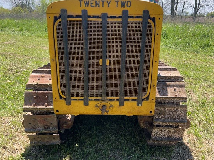 caterpillar-twenty-two-image-8